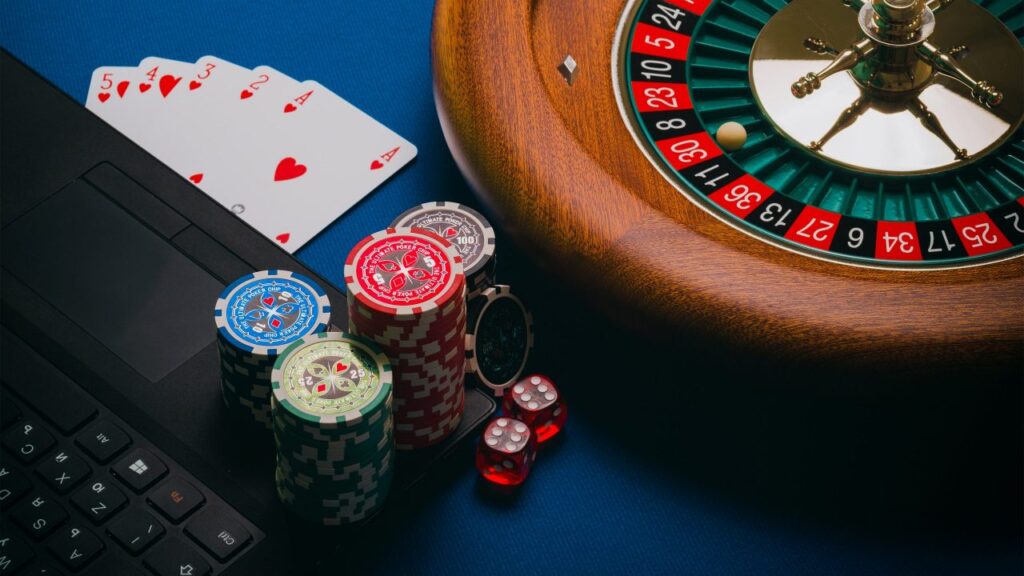 Efficient Card Sorting Techniques for Online Rummy